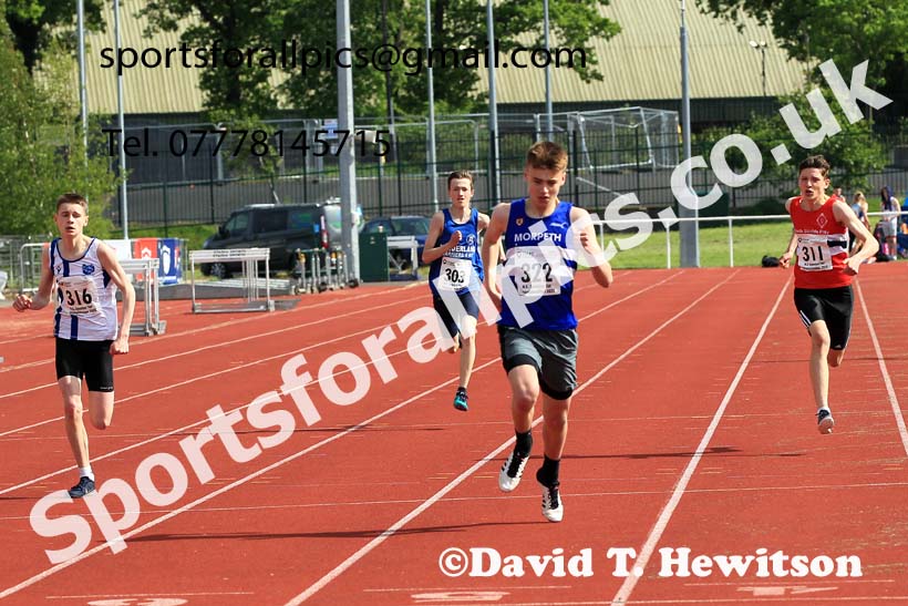 Men and Boys 300 metres, 2022 North Eastern Track and Field Champs., Middlesbrough. David T. Hewitson/Sports for All Pics